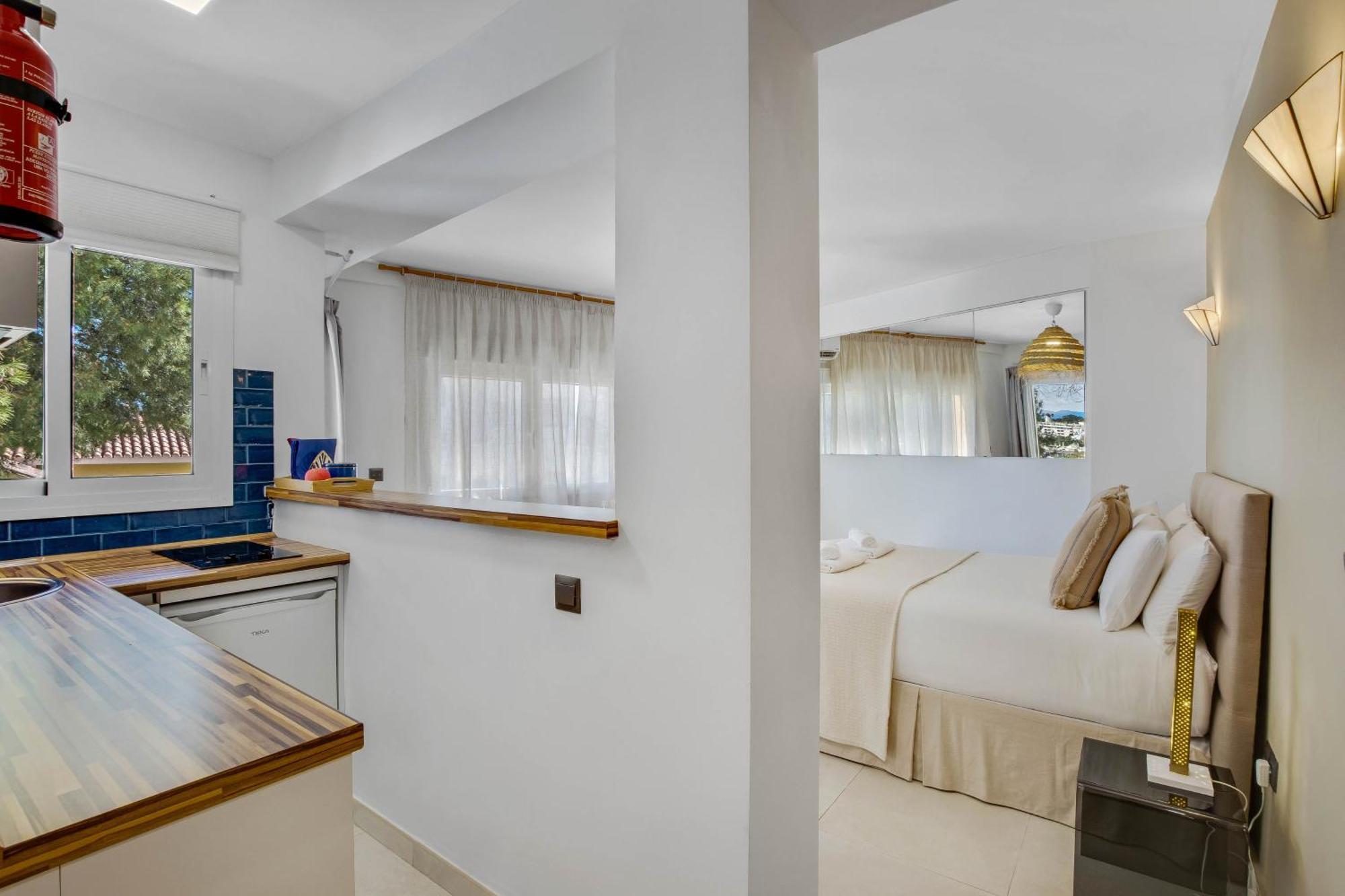 Shiny Studio With Pool & Carihuela Beach At 500M Torremolinos Eksteriør bilde